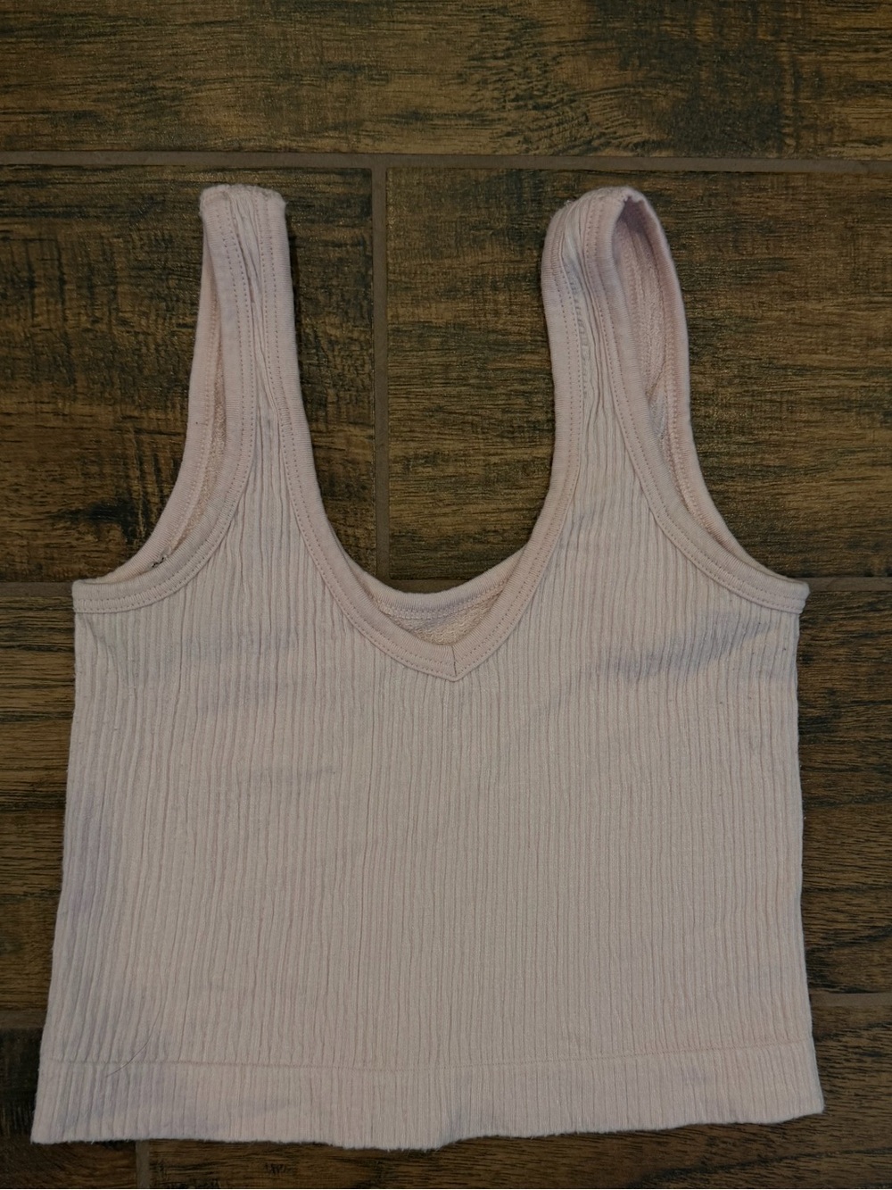 Urban Outfitters V-Neck Cropped Tank Top - Light Pink